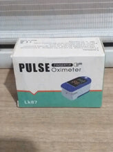 Load image into Gallery viewer, PULSE Oximeter Digital fingertip Portable Monitor heart rate