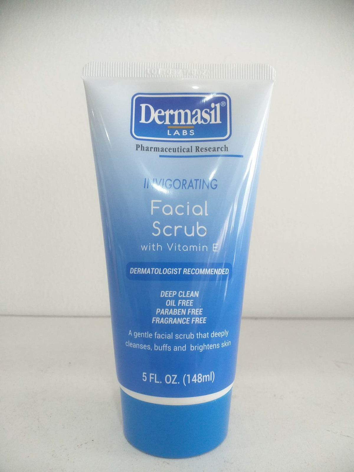 Dermasil Labs Invigorating Facial Scrub With Vitamin E 5fl oz(148ml)