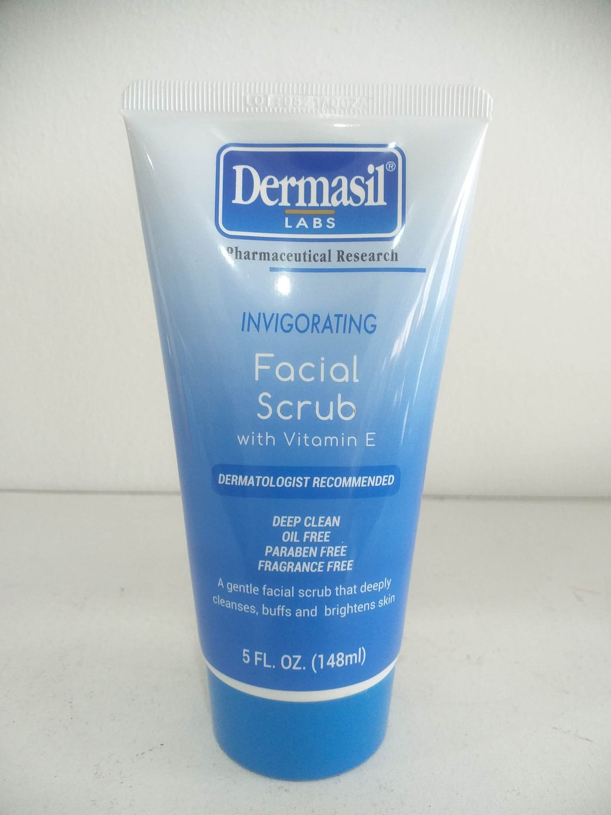 Dermasil Labs Invigorating Facial Scrub With Vitamin E 5fl oz(148ml)