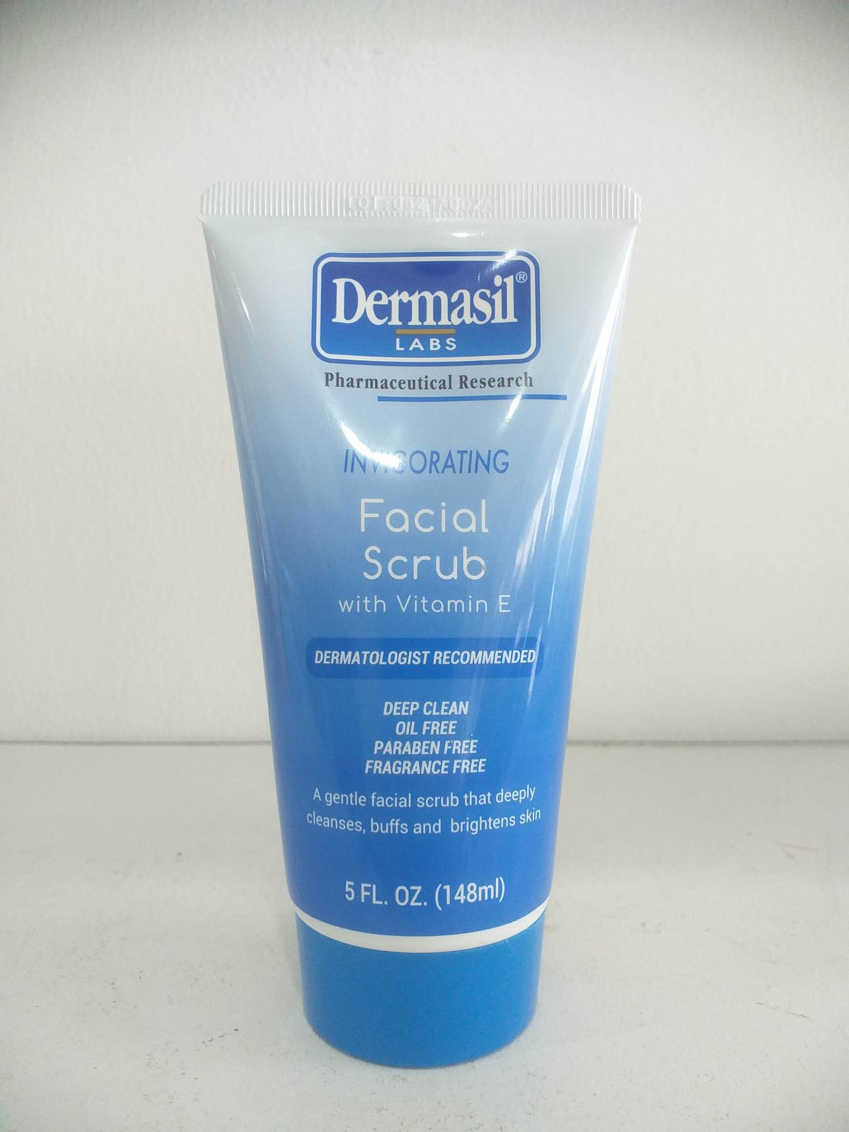 Dermasil Labs Invigorating Facial Scrub With Vitamin E 5fl oz(148ml)