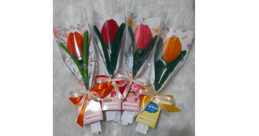 Single Flower Bouquet Made of Fuzzy Wires