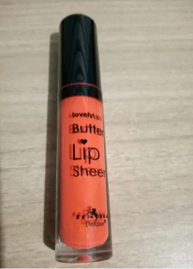 Italia deluxe Butter Lip Sheen super moisturizing with shea butter oil& vitamin E
