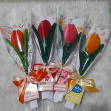 Load image into Gallery viewer, Single Flower Bouquet Made of Fuzzy Wires
