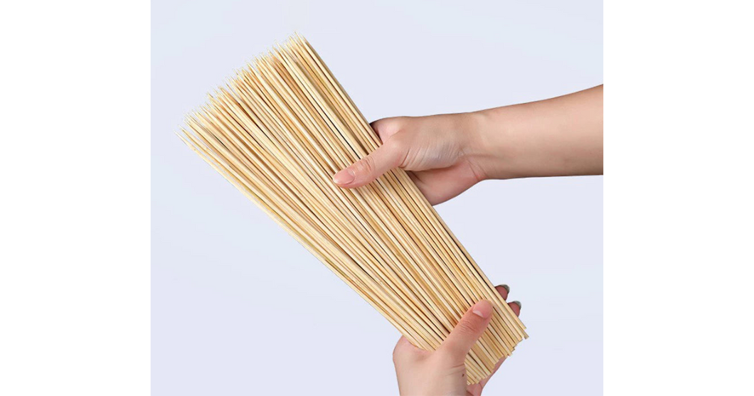 100pcs/Pack Bamboo Sticks Sturdy Disposable Barbecue Fruit Wood Sticks Barbecue Party Buffet Food 10inch.