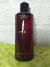 Load image into Gallery viewer, victoria&#39;s secret  very sexy fine fragrance mist 250 ml
