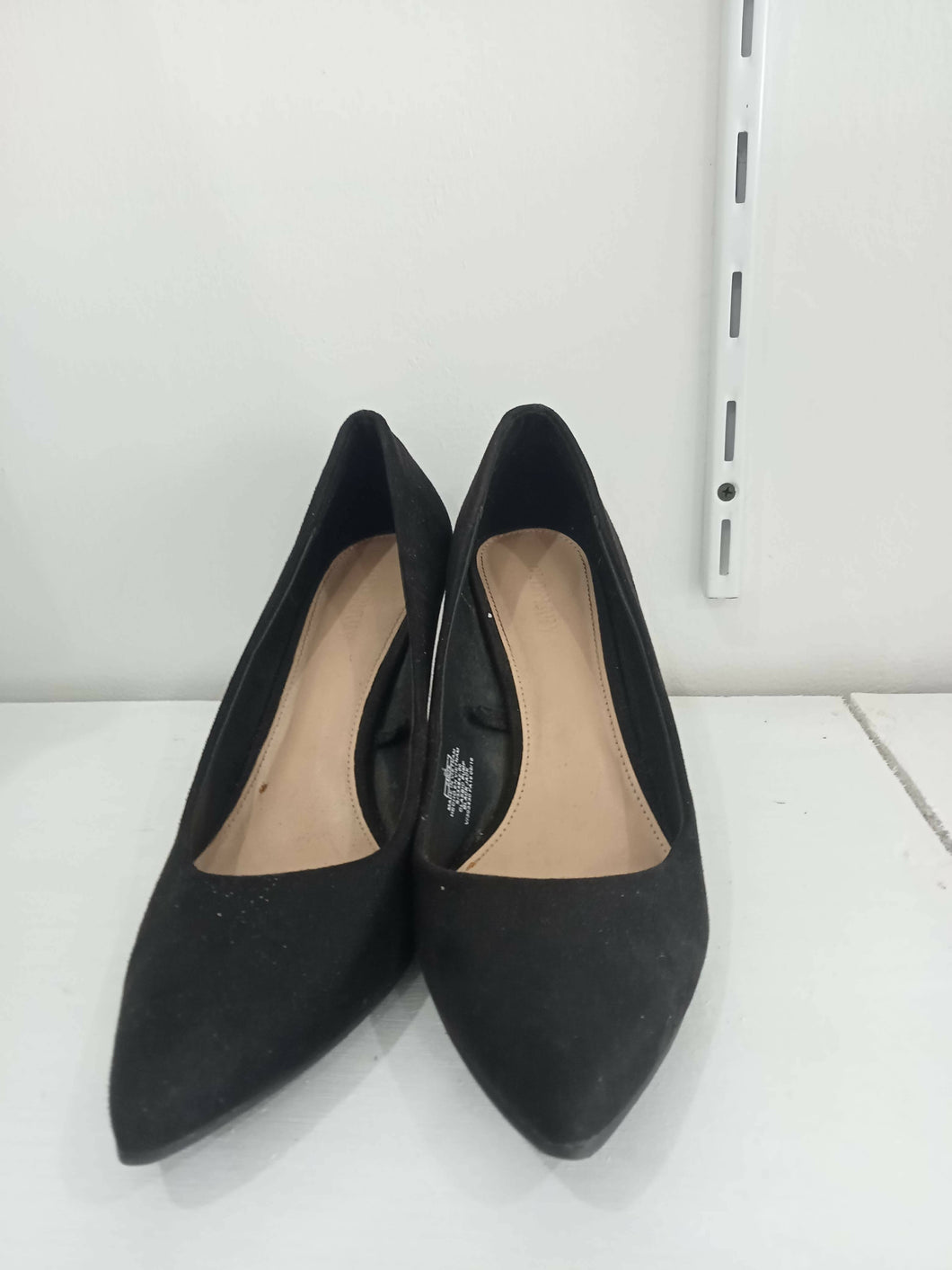 Black high heels size 7