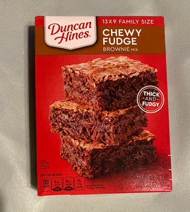 Duncan Hines Chewy Fudge Brownie mix family size (520g)